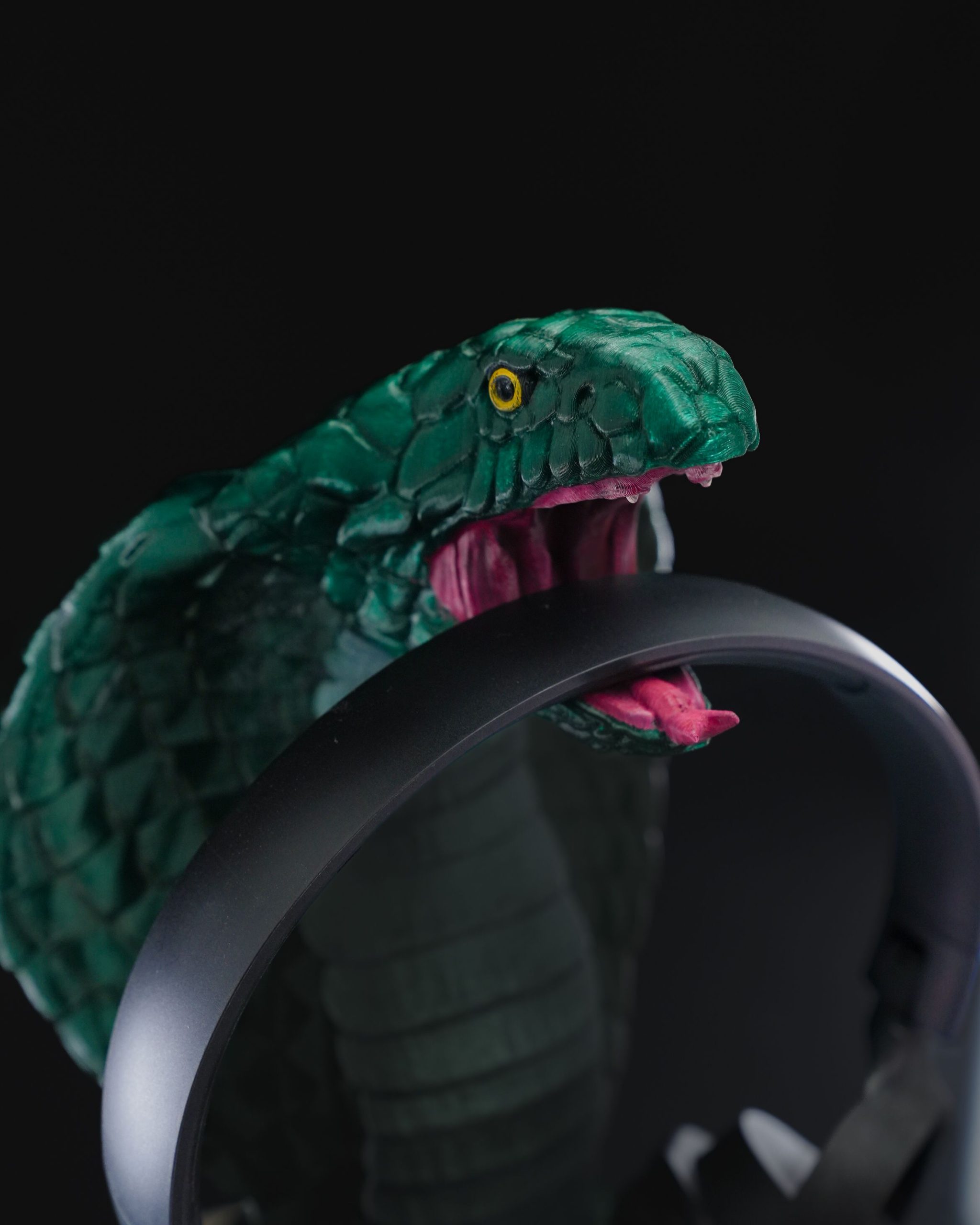 King Cobra Headphone Holder - Image 3